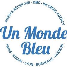 UN MONDE BLEU